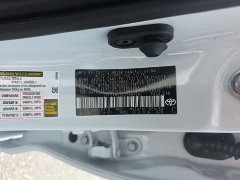 Used 2026 Toyota Corolla LE FWD image 33