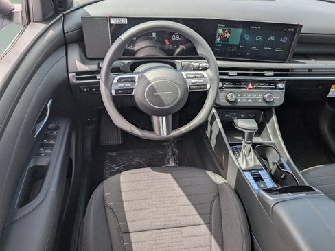 Used 2025 Hyundai Santa Cruz SE AWD/4WD image 22