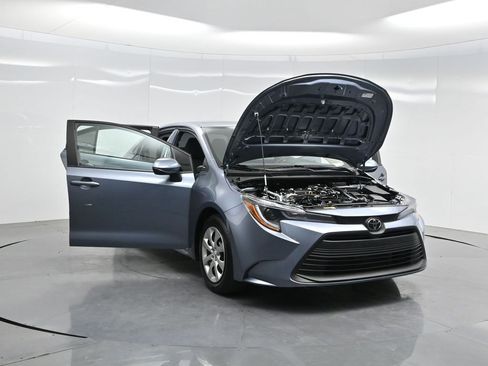 Used 2025 Toyota Corolla LE image 42