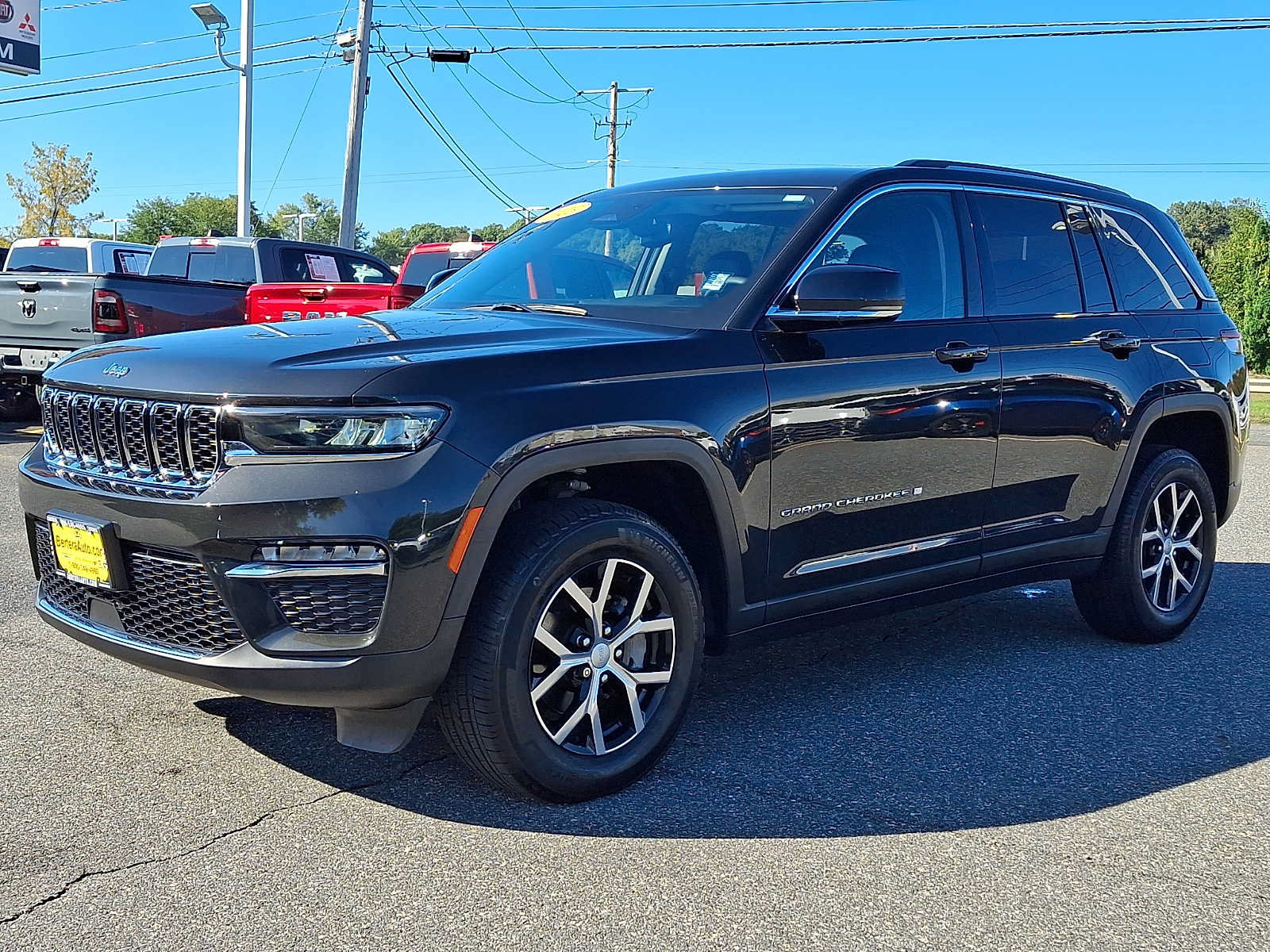 Used 2023 Jeep Grand Cherokee Limited AWD/4WD image 3
