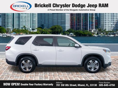 Used 2025 Honda Pilot EX-L image 8