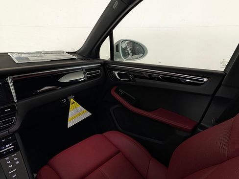 New 2026 Porsche Macan AWD/4WD image 23