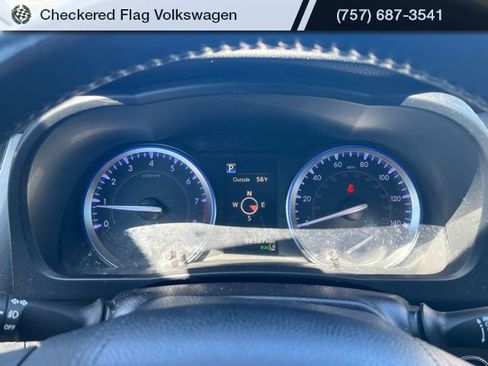 Used 2019 Toyota Highlander XLE AWD/4WD image 36