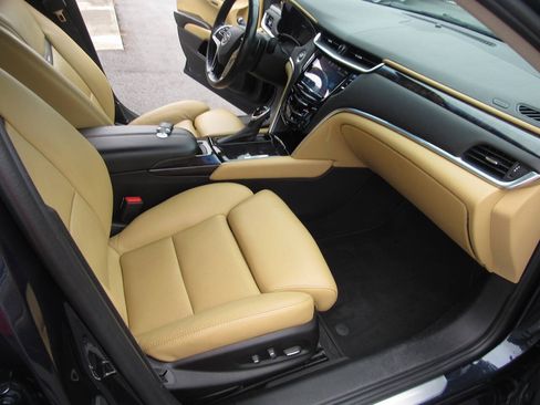 Used 2013 Cadillac XTS Luxury w/ Driver Awareness Package FWD image 24