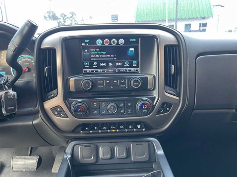 Used 2018 GMC Sierra 2500 Denali w/ Duramax Plus Package AWD/4WD image 16