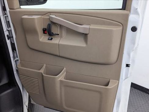 Used 2021 Chevrolet Express 3500 w/ Driver Convenience Package RWD image 19