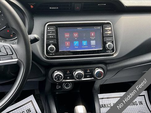 Used 2022 Nissan Kicks S w/ Interior Electronics Package FWD image 6