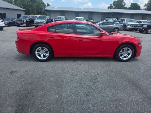 Used 2022 Dodge Charger SXT RWD image 4