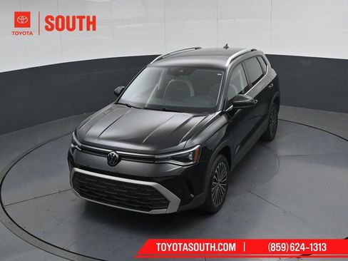 Used 2025 Volkswagen Taos SE FWD image 48