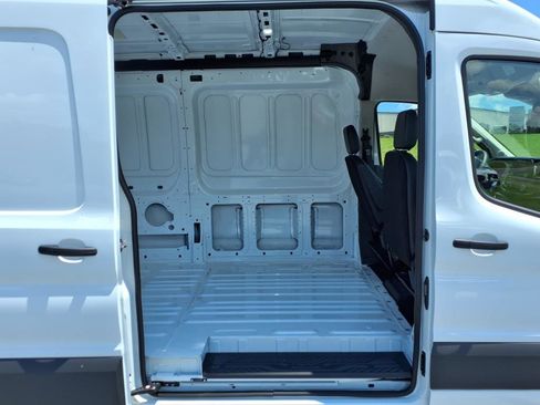 New 2025 Ford Transit 250 148 Medium Roof image 7
