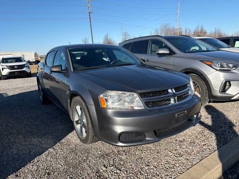 Used 2013 Dodge Avenger SE image 1