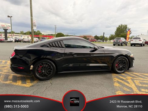 Used 2018 Ford Mustang Coupe RWD image 4