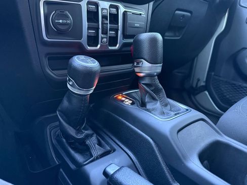 Used 2019 Jeep Wrangler Unlimited Sport S image 19