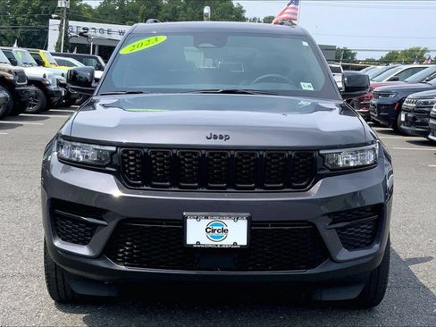 Certified 2023 Jeep Grand Cherokee Altitude AWD/4WD image 3