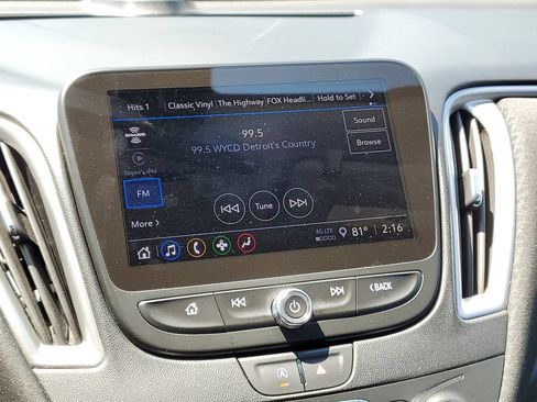 Used 2022 Chevrolet Malibu LT FWD image 21