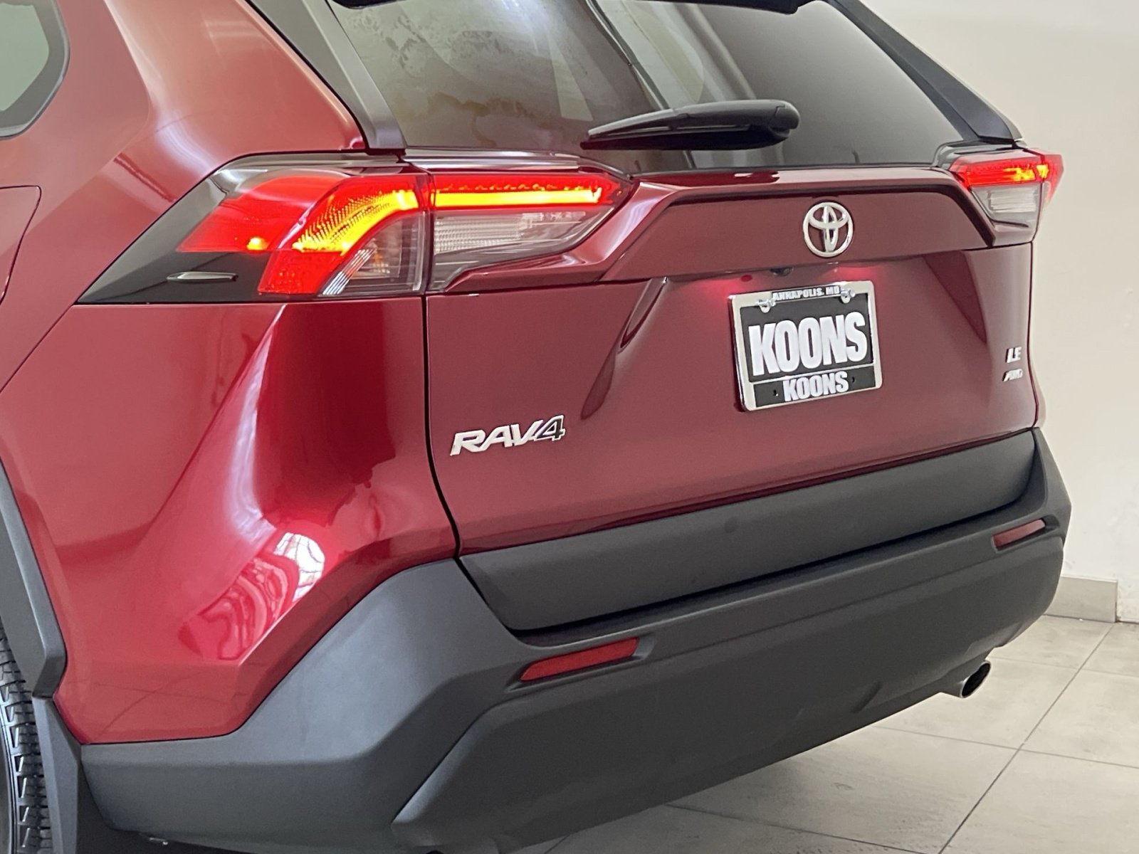 Used 2025 Toyota RAV4 LE AWD/4WD image 30