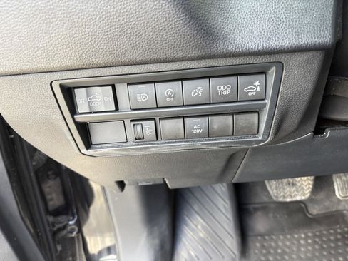 Used 2022 Toyota Tundra SR5 AWD/4WD image 13