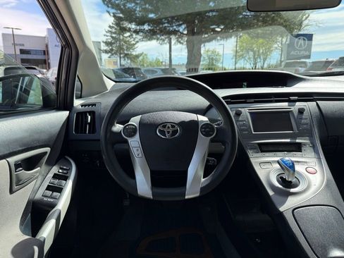 Used 2013 Toyota Prius Two FWD image 2