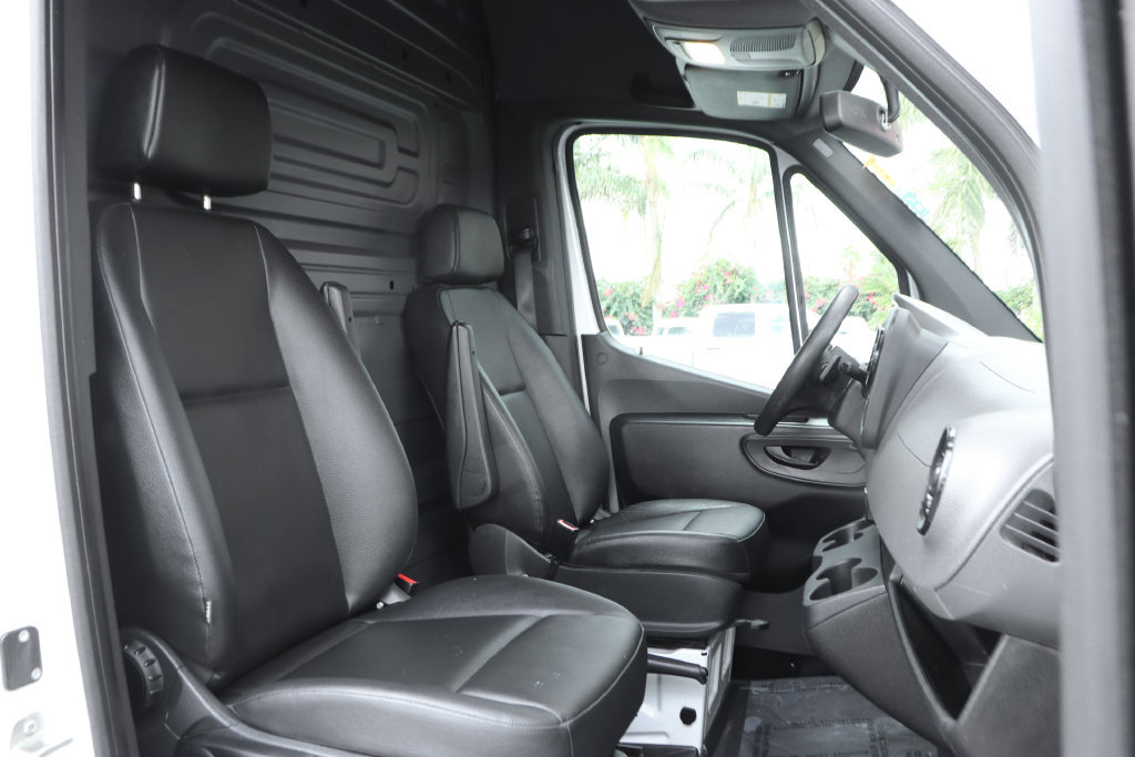 Used 2022 Mercedes-Benz Sprinter 2500 image 33