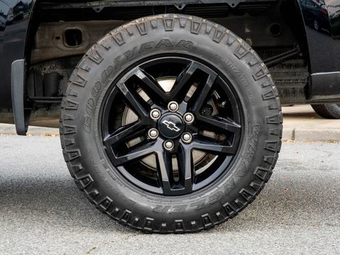 Used 2023 Chevrolet Silverado 1500 Custom Trail Boss AWD/4WD image 29