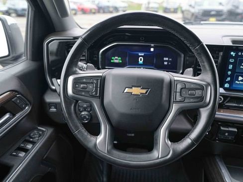 Used 2024 Chevrolet Silverado 1500 LT AWD/4WD image 32