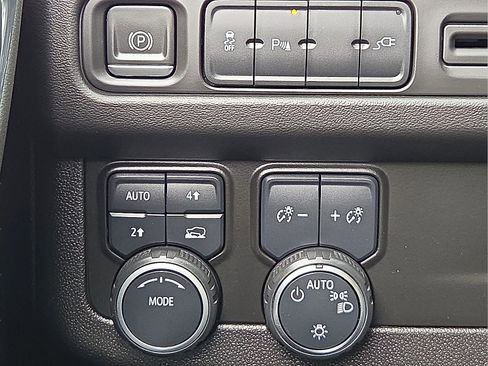 Used 2021 Chevrolet Suburban RST AWD/4WD image 20