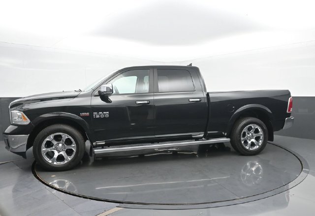 Used 2017 RAM 1500 Laramie w/ Convenience Group AWD/4WD image 2