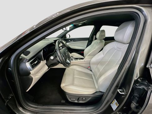 Used 2025 Genesis G70 2.5T AWD/4WD image 13
