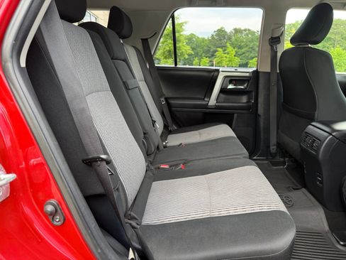 Used 2016 Toyota 4Runner SR5 AWD/4WD image 38
