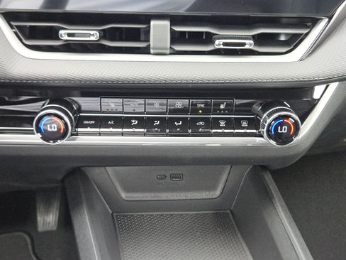 New 2026 Chevrolet Equinox LT w/ Convenience Package II FWD image 14