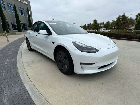 Used 2023 Tesla Model 3 Standard Range RWD image 2
