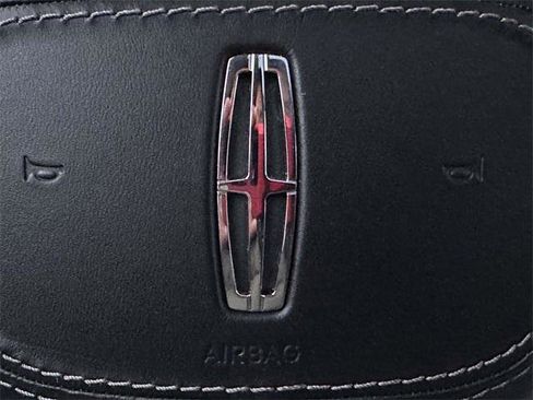 Used 2025 Lincoln Navigator L Reserve image 26