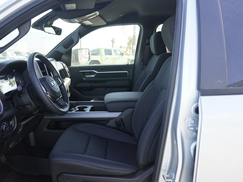 New 2026 RAM 1500 Big Horn w/ Sport Appearance Package AWD/4WD image 28
