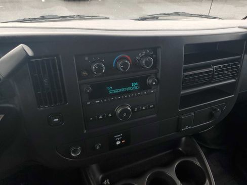 Used 2024 GMC Savana 2500 w/ Driver Convenience Package image 12