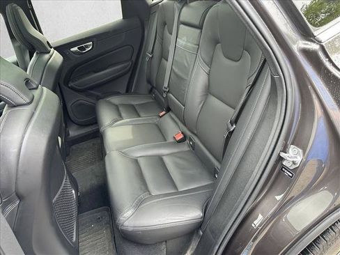Used 2022 Volvo XC60 B5 Inscription w/ Advanced Package AWD/4WD image 15