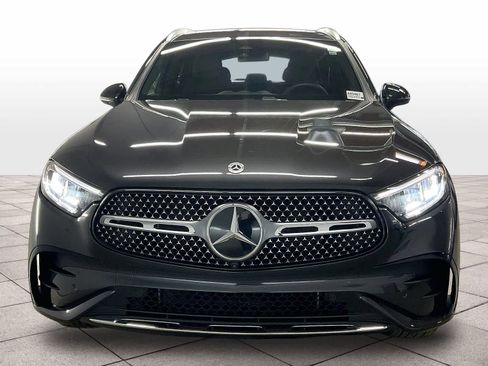 Used 2025 Mercedes-Benz GLC 350e 4MATIC image 3
