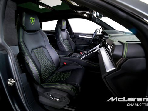 Used 2020 Lamborghini Urus image 28
