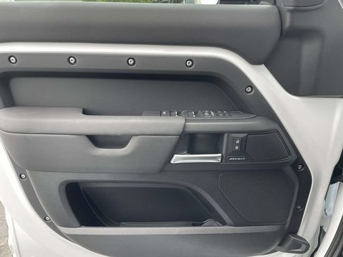 New 2026 Land Rover Defender 110 S AWD/4WD image 31