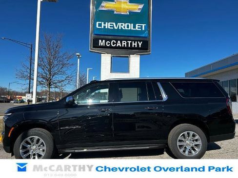 New 2026 Chevrolet Suburban Premier image 3