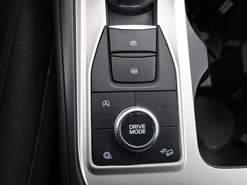 Used 2024 Ford Explorer XLT AWD/4WD image 14