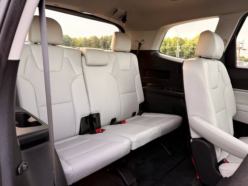 Used 2022 Kia Telluride S AWD/4WD image 25