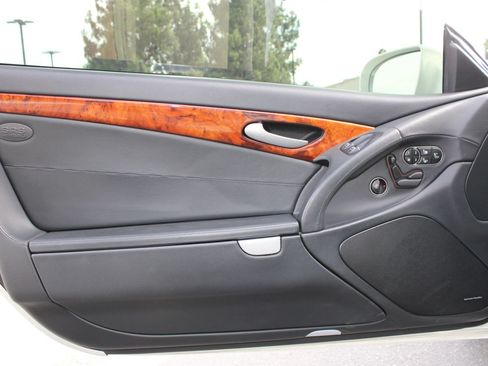 Used 2009 Mercedes-Benz SL 63 AMG image 16