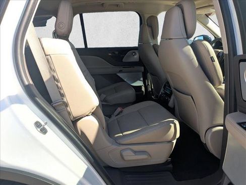 Used 2020 Lincoln Aviator Reserve w/ Equipment Group 201A image 22