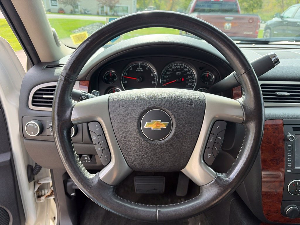 Used 2013 Chevrolet Avalanche LTZ AWD/4WD image 26