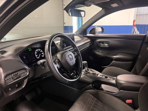 Used 2025 Honda HR-V Sport image 23