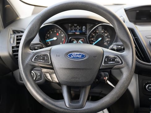 Used 2019 Ford Escape S image 31