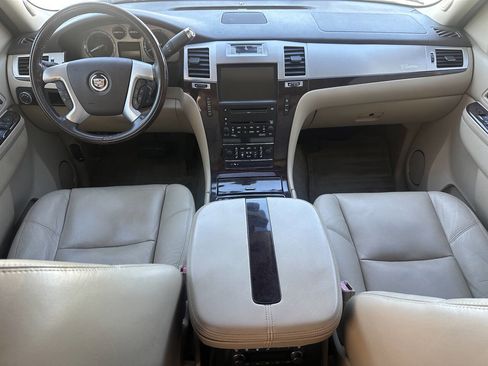 Used 2010 Cadillac Escalade ESV Luxury image 28