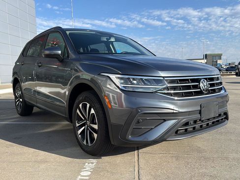 Used 2022 Volkswagen Tiguan S image 5