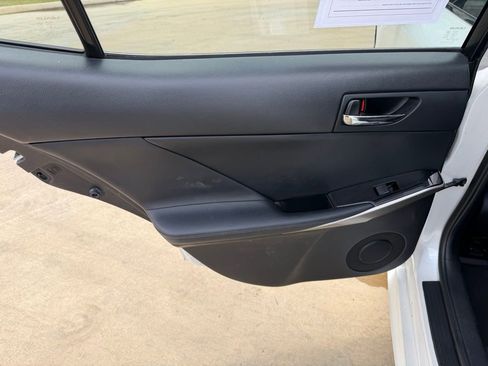 Used 2016 Lexus IS 200t w/ Premium Package RWD image 15