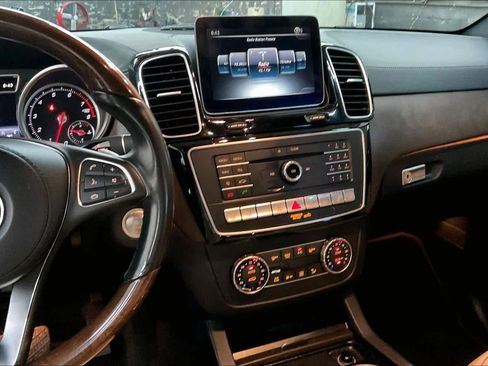 Used 2017 Mercedes-Benz GLS 550 4MATIC image 9